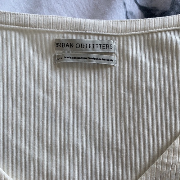 urban outfitters long sleeve - Picture 2 of 2